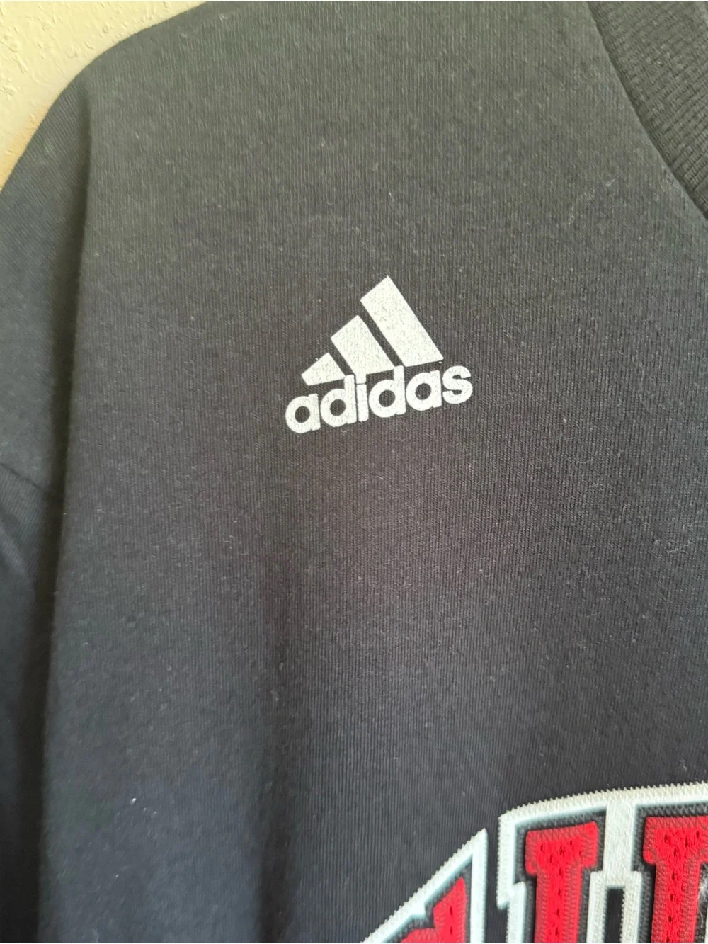 Men’s XL Black Adidas Chicago Bulls Jimmy Butler Sporty Gameday Athleisure Shirt